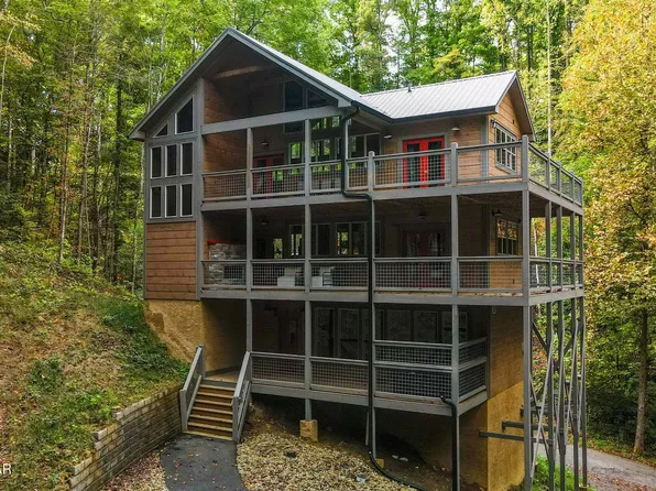 5175 Riversong Way, Sevierville, TN 37876