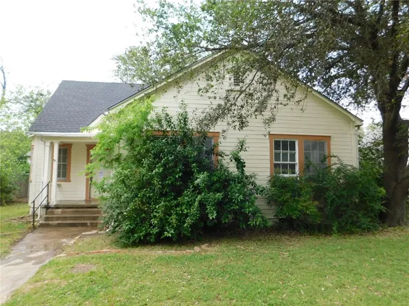 411 Gift St, Marlin, TX 76661
