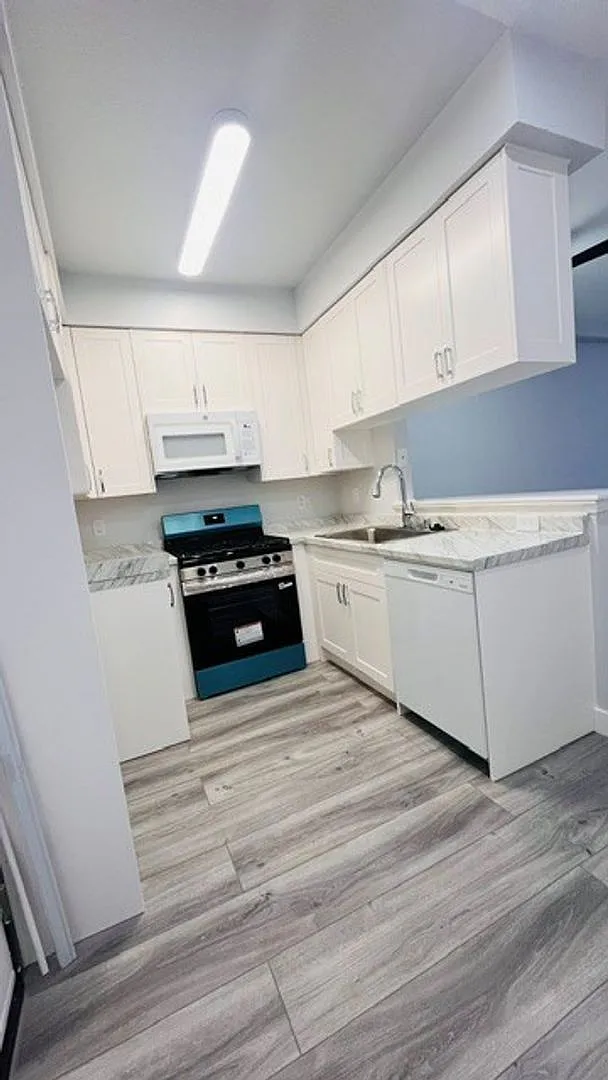 Roscoe Townhomes — Photo 2