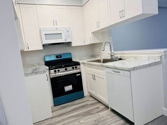 2nd image of 19951 Roscoe Blvd #110