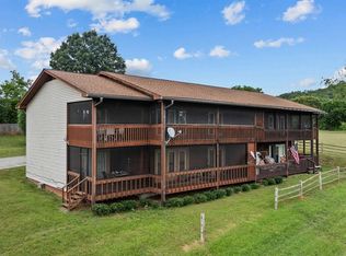 83 1st St #B, Franklin, NC 28734