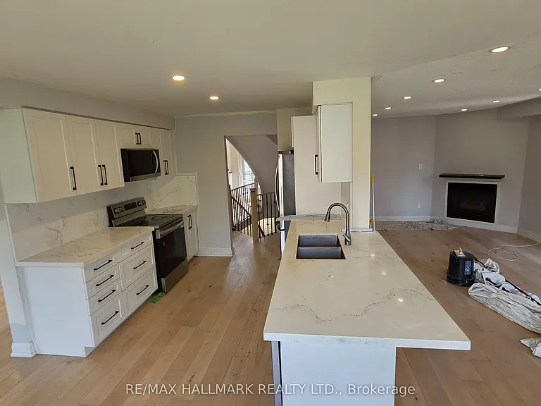 39 Pogson Dr — Photo 9