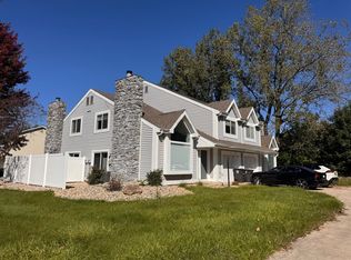 5709 W Hills Rd #5709, Fort Wayne, IN 46804
