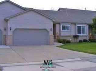 29272 Red Maple Dr, Chesterfield, MI