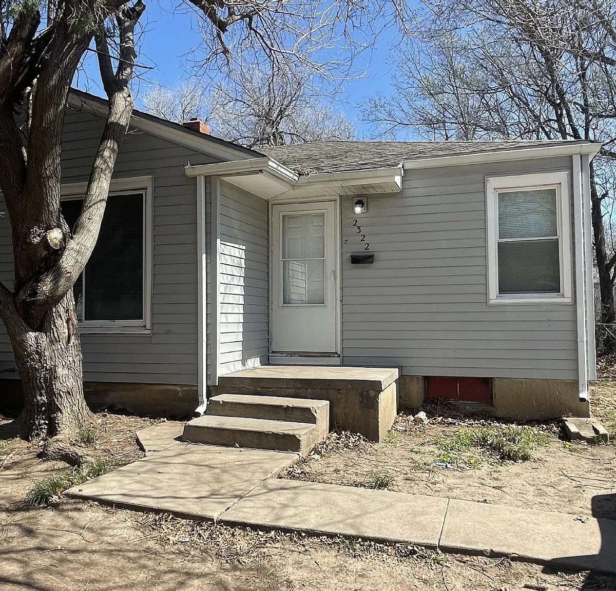 2 bed, 1.0 bath, 727 sqft, $850 — Photo 2