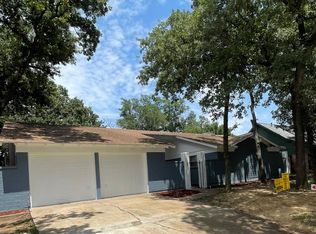 704 W Pleasantview Dr, Hurst, TX 76054