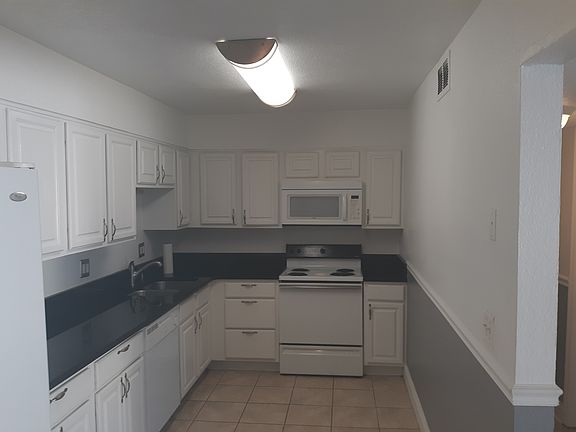 5th image of 605 Fenton Pl Unit 101