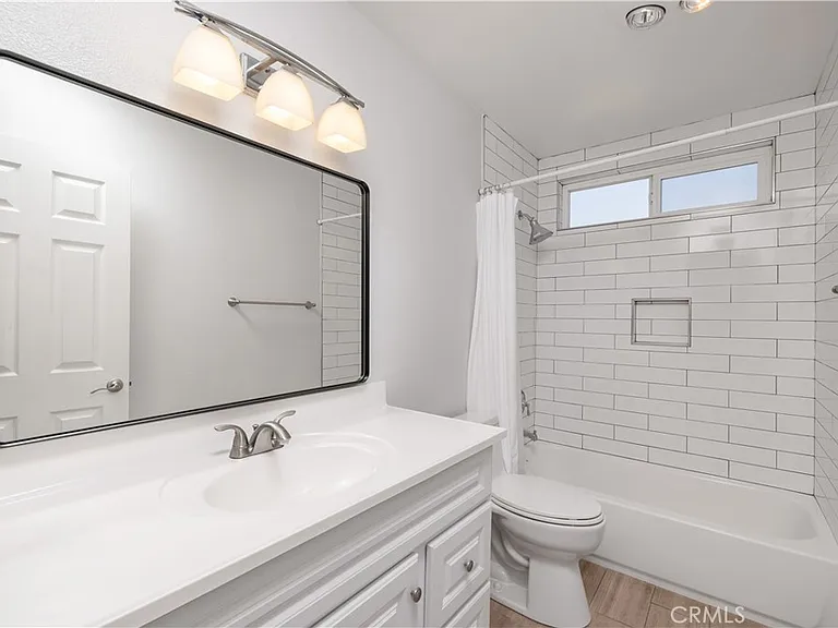 2336 La Linda Pl — Photo 24