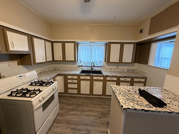 5th image of 37 Peoria St #2
