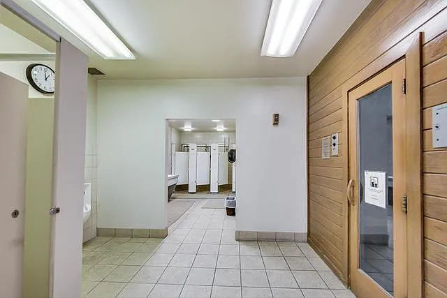 4800 S Chicago Beach Dr — Photo 4