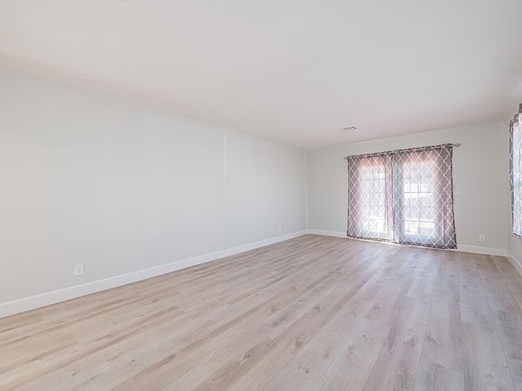3rd image of 232 Hilliard Ave APT A