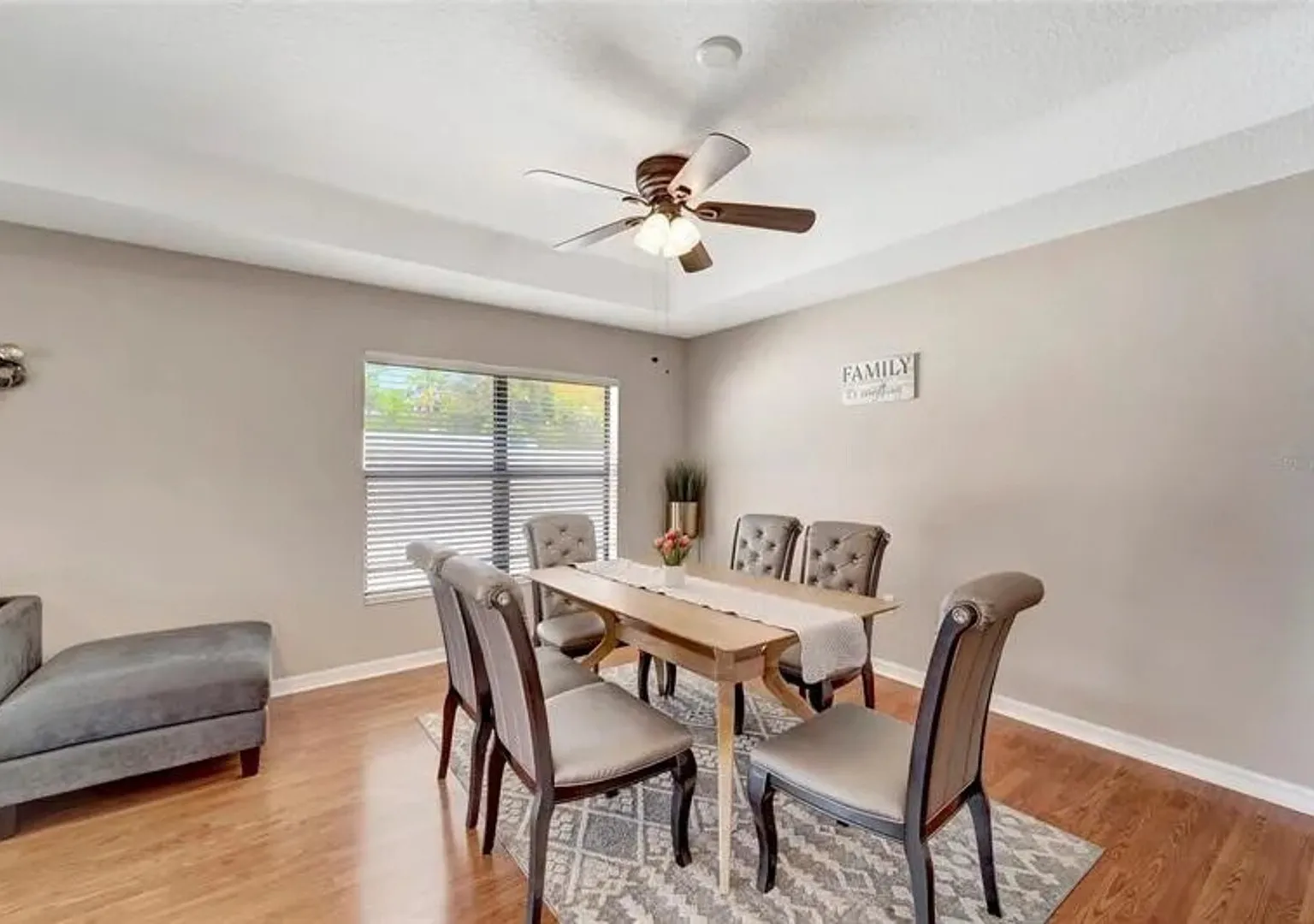 Spacious Furnished 3BR Sarasota Home | Fenced Yard & Screened Lanai — Photo 4