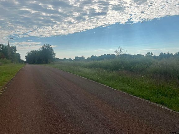 4th image of Mrytle Dr