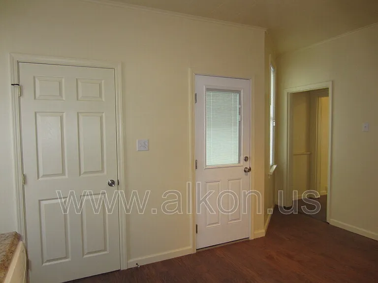 4315 Bristol St — Photo 9
