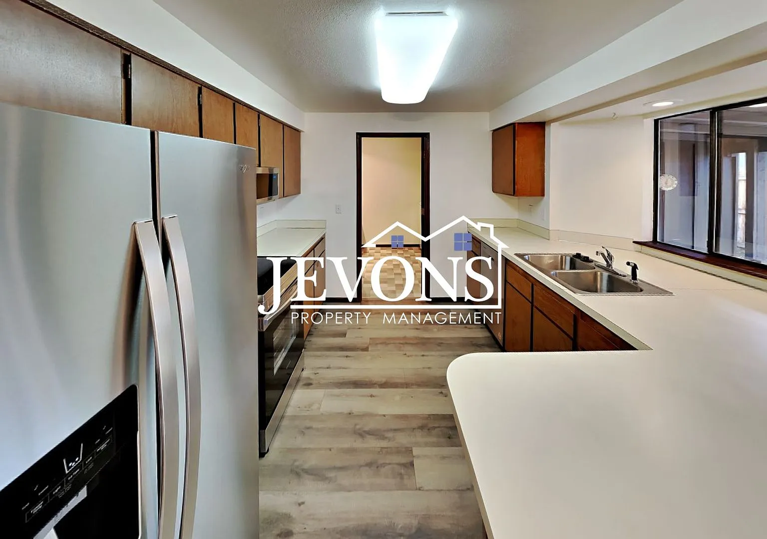 Coming soon - Spacious 2BR/2BA Yakima Home with 2-Car Garage & Covered Patio — Photo 2