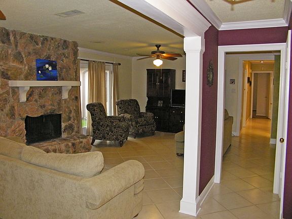 3rd image of 2616 Highland Dr W