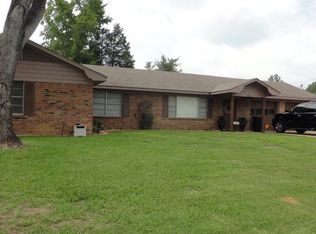 704 Crestline Dr, Palestine, TX 75801