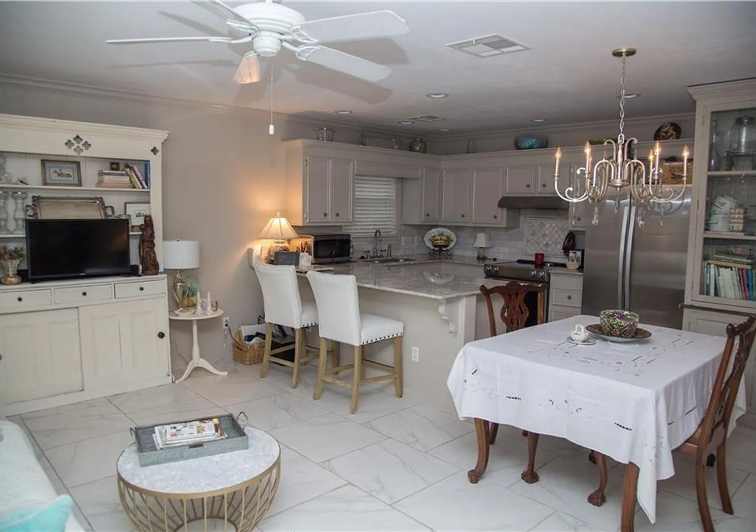 2 Bedroom 2 bath Duplex for rent — Photo 3