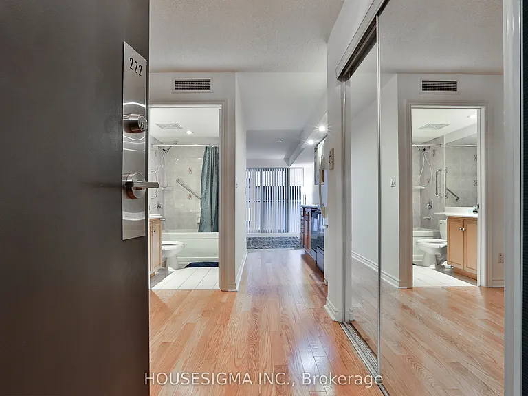 270 Wellington St W #222 — Photo 22