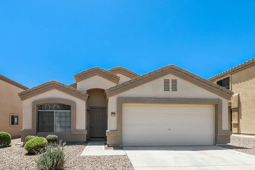 3 bed, 2.0 bath, 1681 sqft, $2,230 — Photo 1
