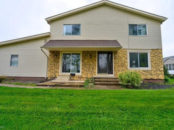 378 Deepwood Dr, Wadsworth, OH 44281