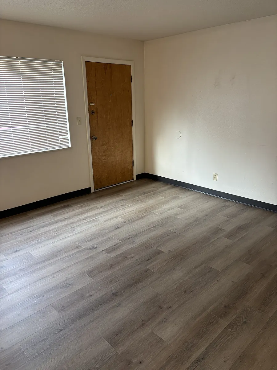 Building Photo - 255 Poplar St