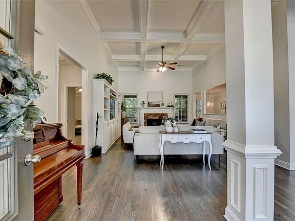 4th image of 2824 Pleasant Oak Dr