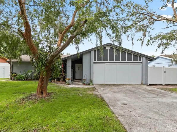 17521 Brandywine Dr, Lutz, FL 33549