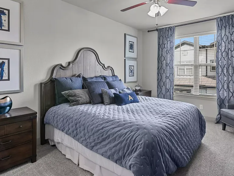 1141 Wycliffe Dr — Photo 4