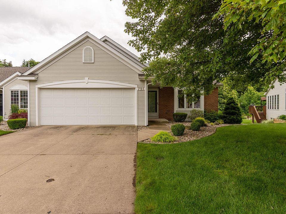 1st image of 795 Holly Creek Dr