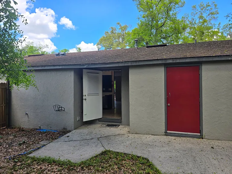 7305 SW 42nd Pl #C — Photo 10