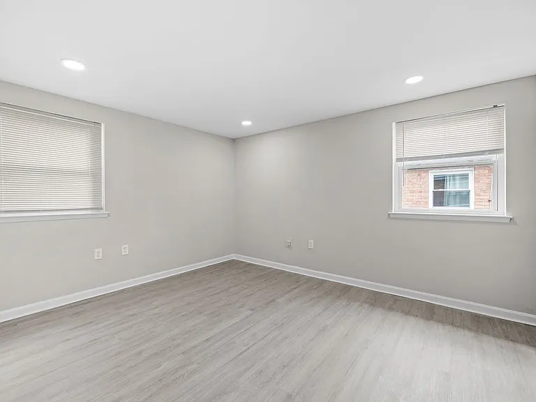 551 Avon St — Photo 8