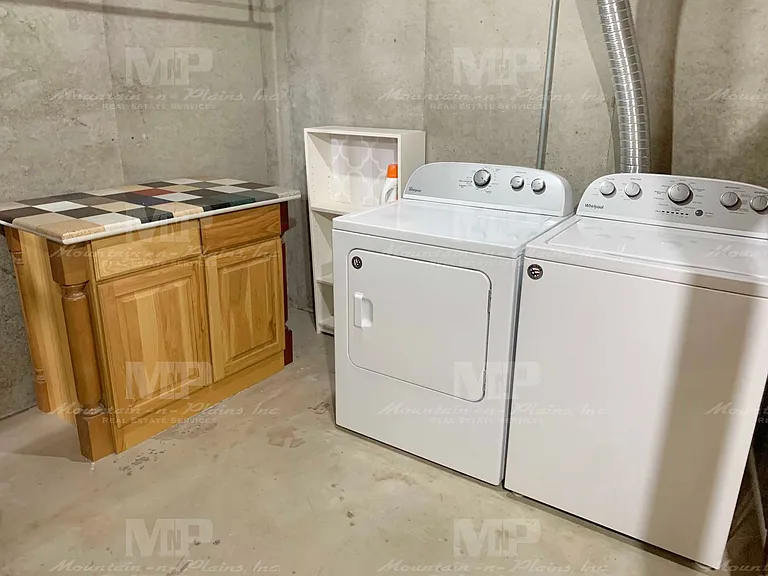 972 Bitterbrush Ln — Photo 14