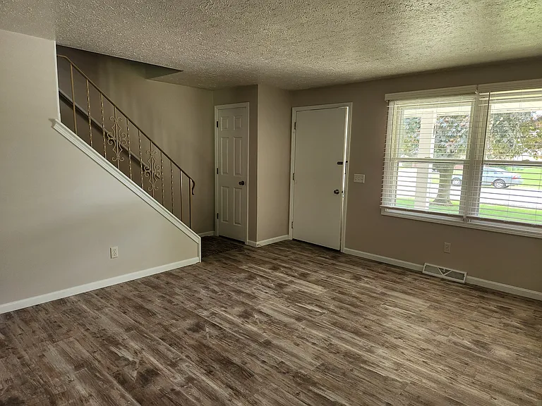 6165 Island Dr NW — Photo 4