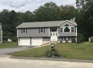 19 Fairfield Dr, Dudley, MA 01571