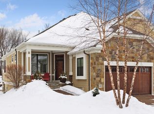 27 Riley Rdg, Chanhassen, MN 55317