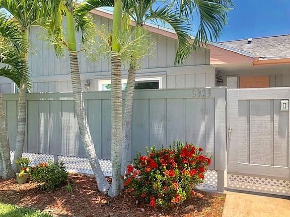 2nd image of 3923 NW Cinnamon Tree Cir #3923