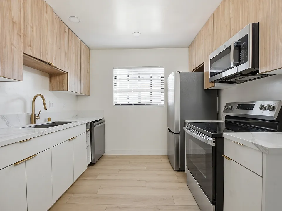4553 North Ave #4555.5