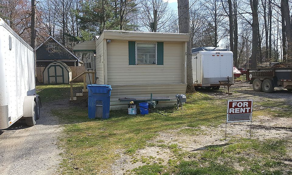 2nd image of 1140 Hemlock Rd