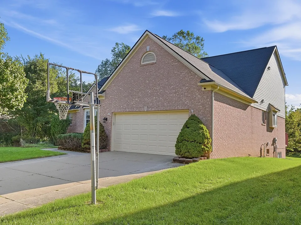 1625 Emerald Pines Dr