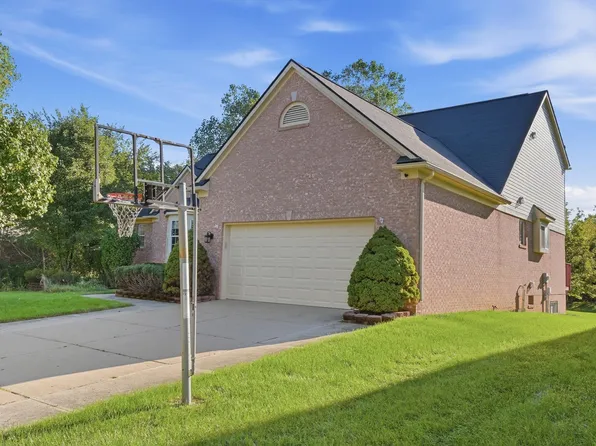 1625 Emerald Pines Dr, Canton, MI 48188
