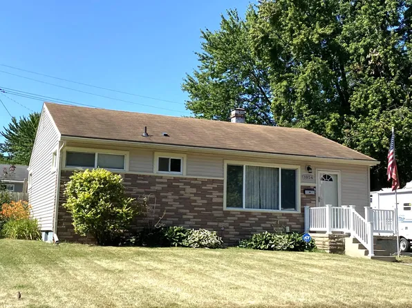 1056 Janet Ave, Ypsilanti, MI 48198