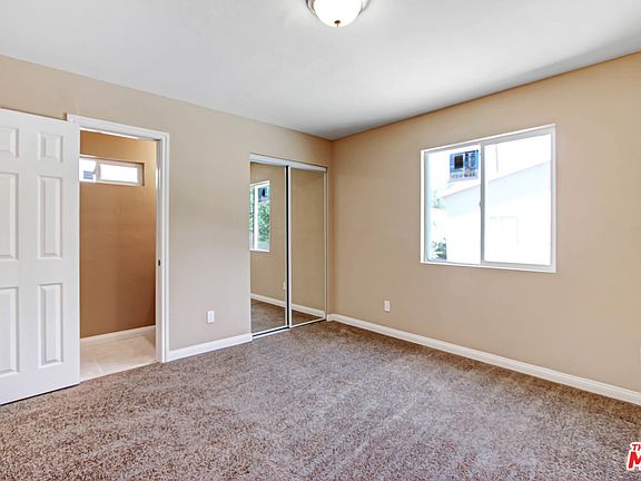 5th image of 168 E King St