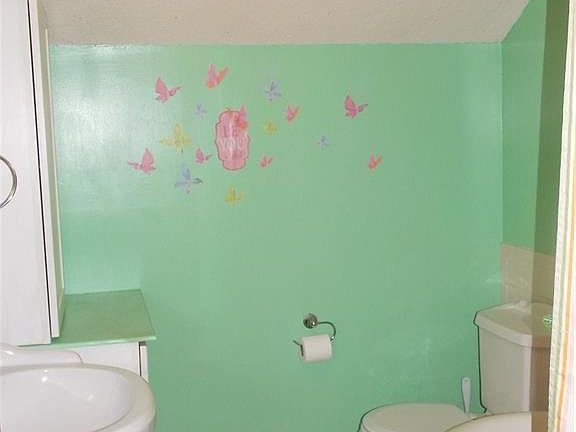 4th image of 528 Miami Ave