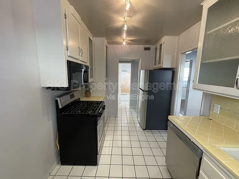 10818 W Blix St #818-2 — Photo 6