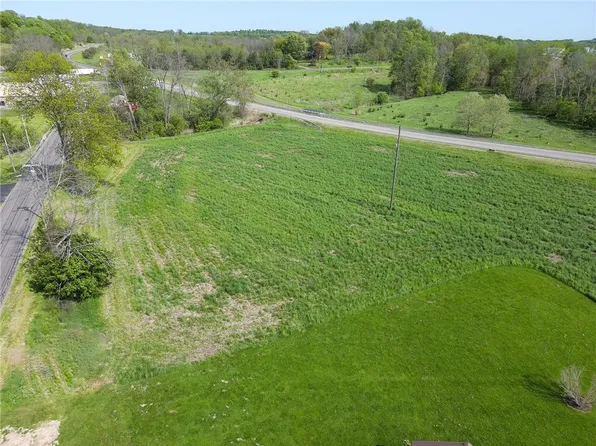 112B Montezuma St, Lyons, NY 14489