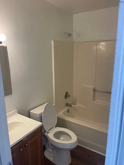 2 bed, 750 sqft, $1,200 — Photo 4