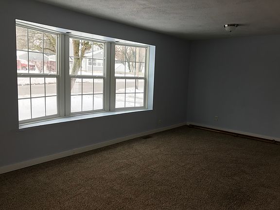4th image of 3561 Brandau Ave NE
