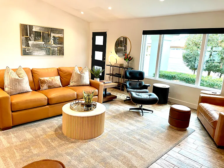 Great room with electronic roller shades 
Smart home