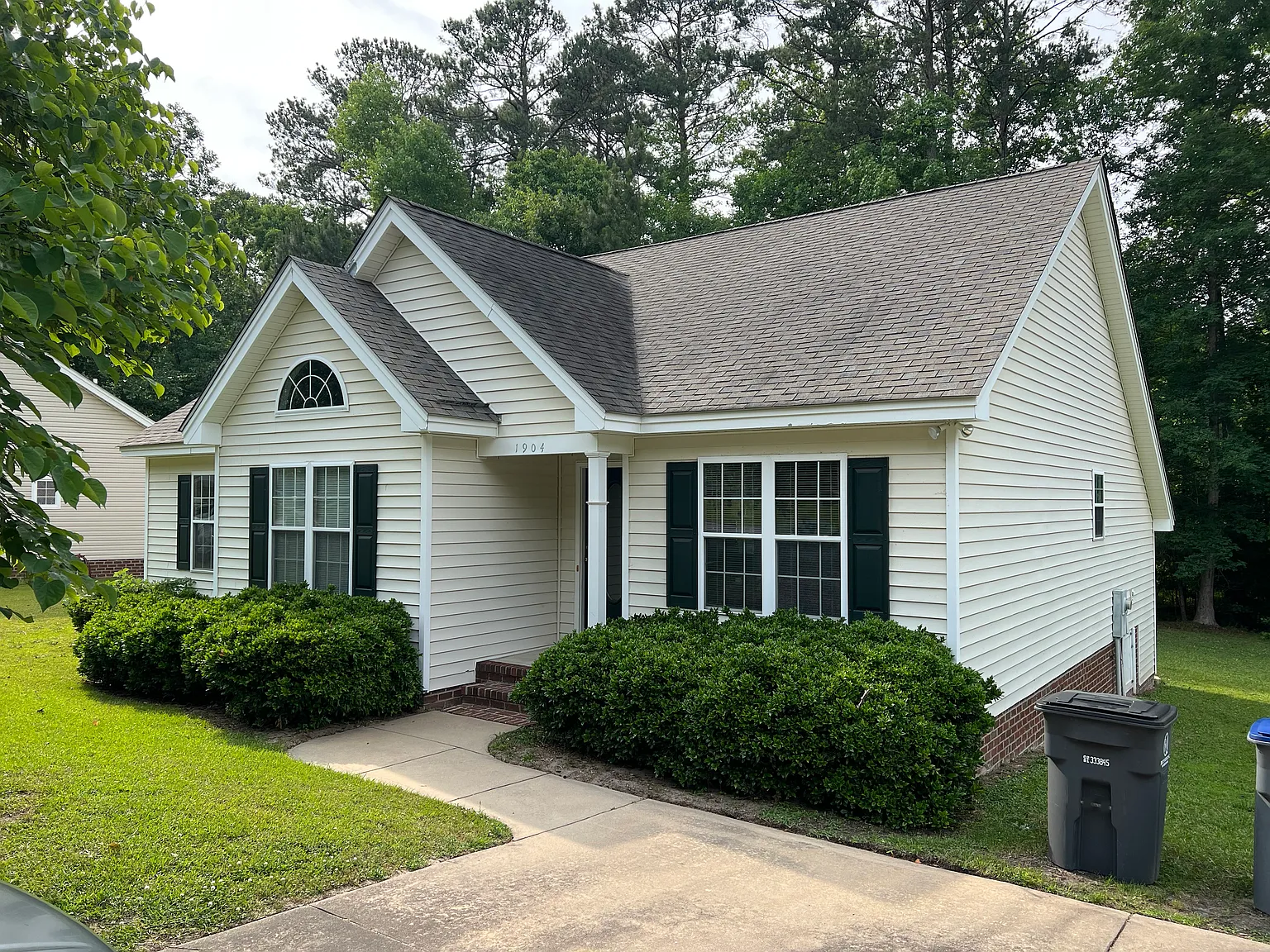 3 bed, 1370 sqft, $1,500 — Photo 2